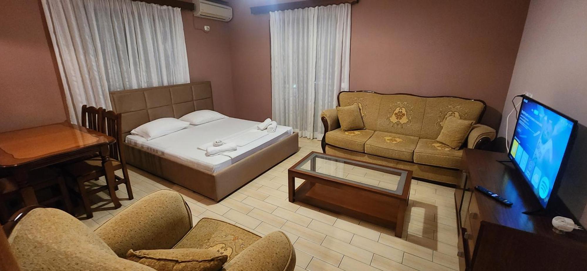 Hotel Vila Danedi Ksamil Bagian luar foto
