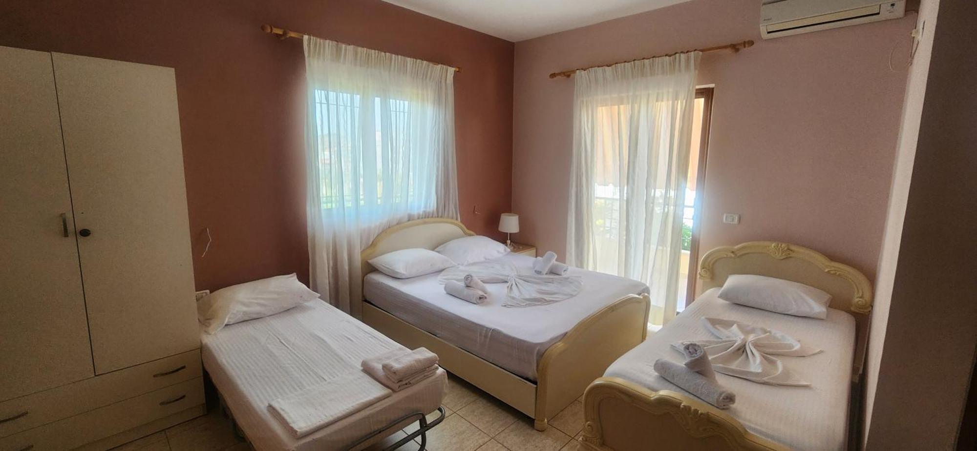 Hotel Vila Danedi Ksamil Bagian luar foto
