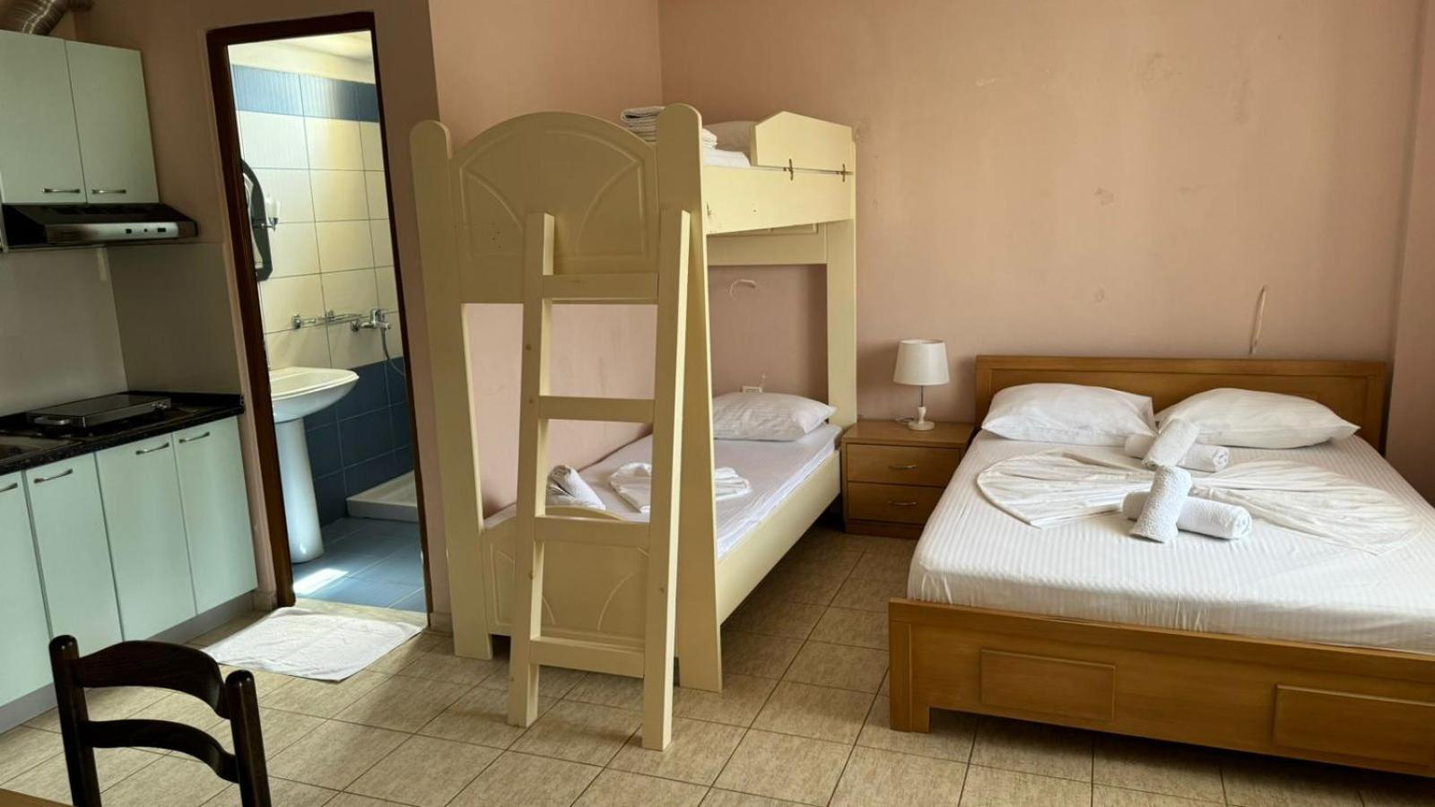 Hotel Vila Danedi Ksamil Bagian luar foto